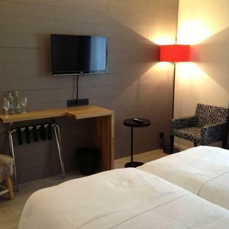 Guesthouse Au Coin De La Rue มัลเมอดี ภายนอก รูปภาพ
