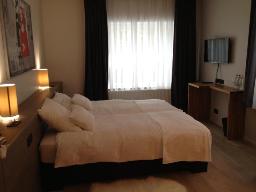 Guesthouse Au Coin De La Rue มัลเมอดี ภายนอก รูปภาพ
